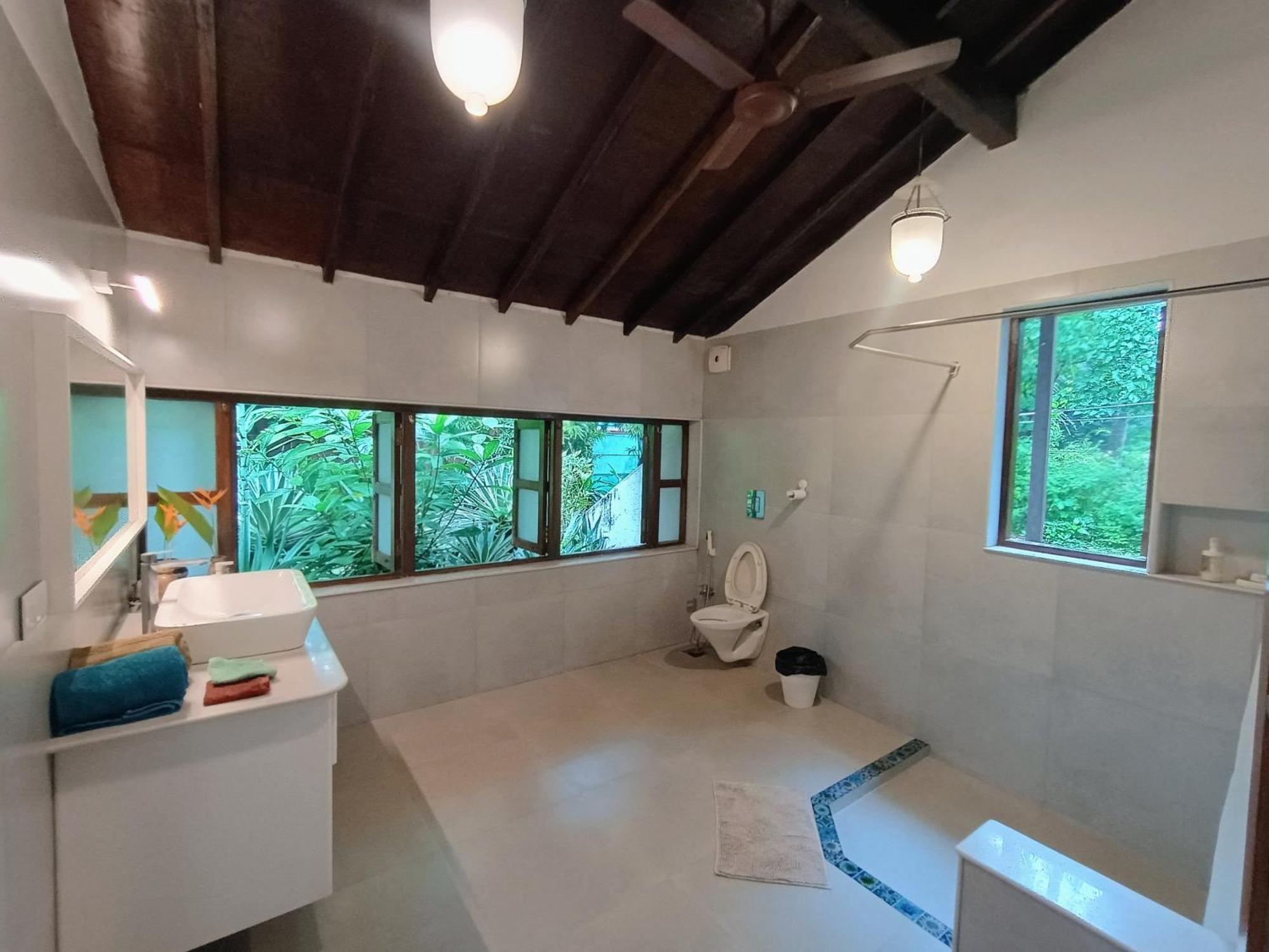 Banyan House - Luxurious 4 Bedroom Villa On One Acre, Near The Beach 纳加奥恩 外观 照片