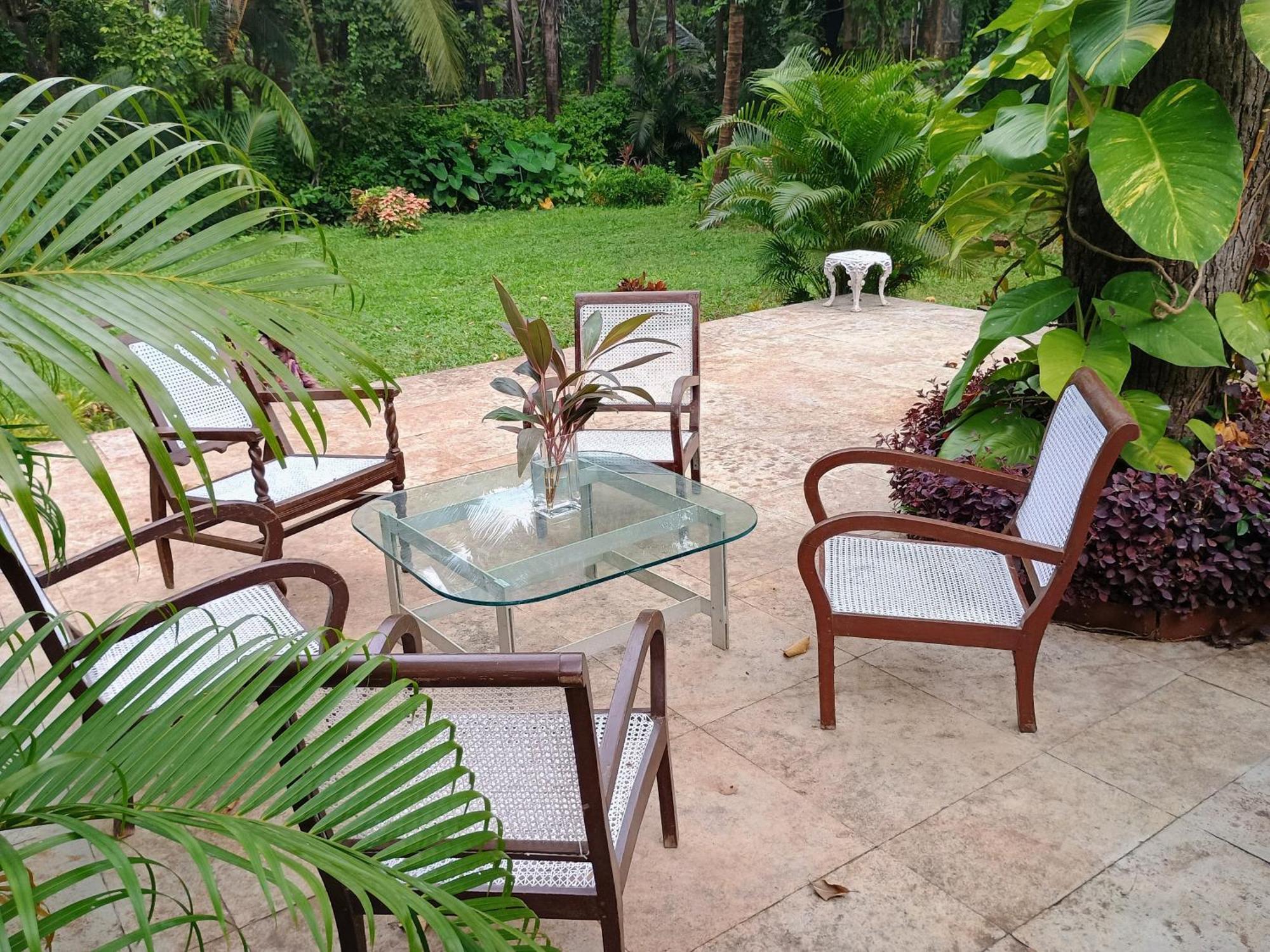 Banyan House - Luxurious 4 Bedroom Villa On One Acre, Near The Beach 纳加奥恩 外观 照片